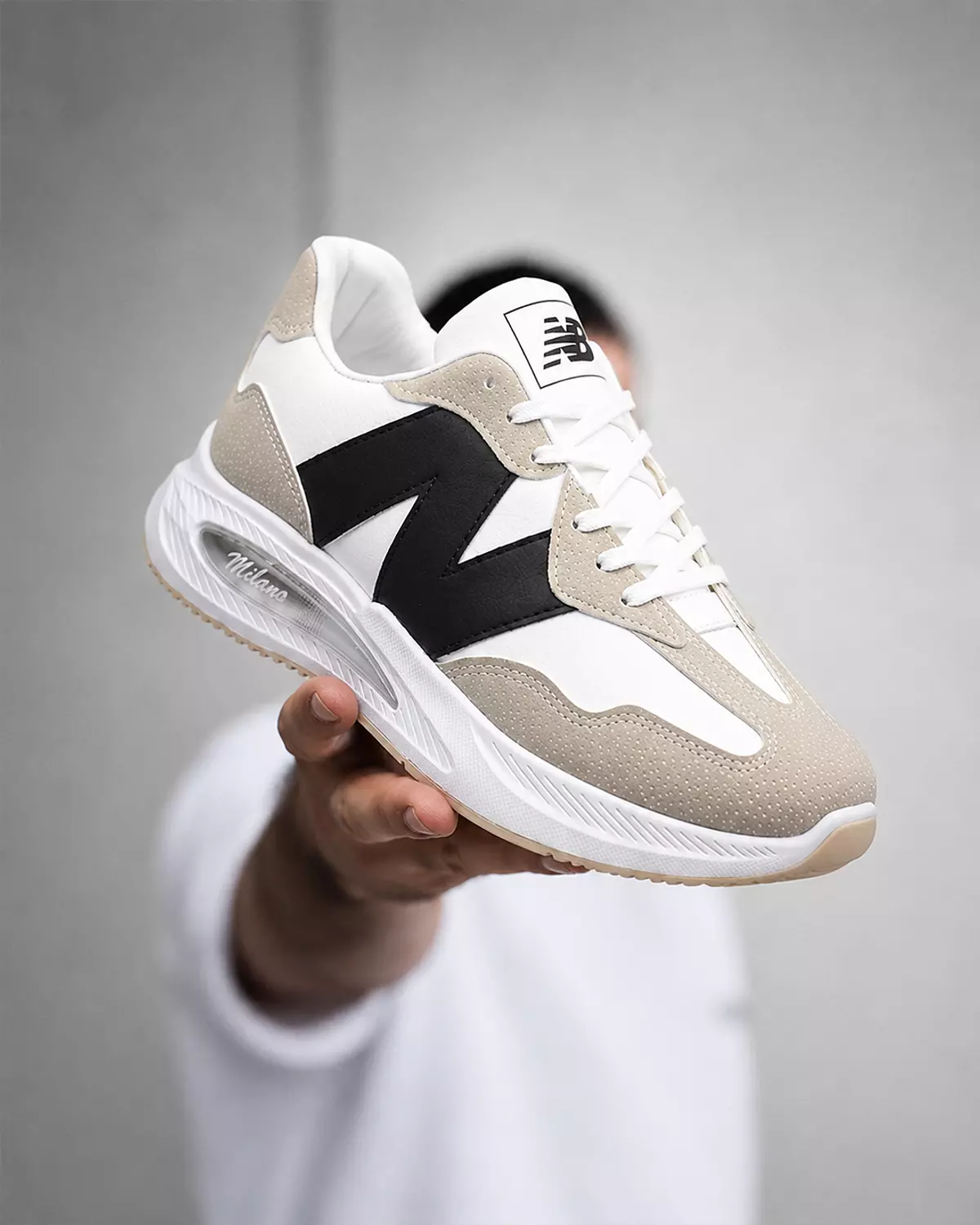 Men’s New Balance Shoes -Begie & White image