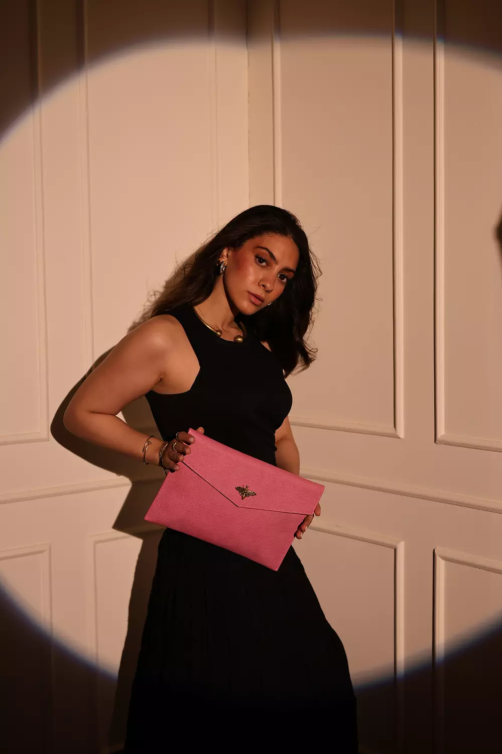 VeeV PinkyBee Clutch 6