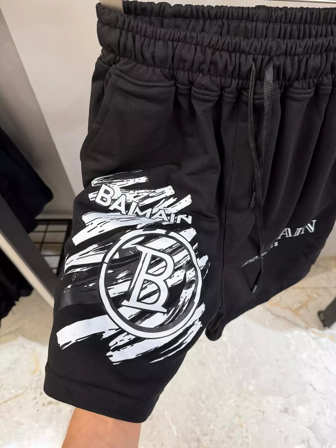 BALMAIN SHORT \ 2358 hover image