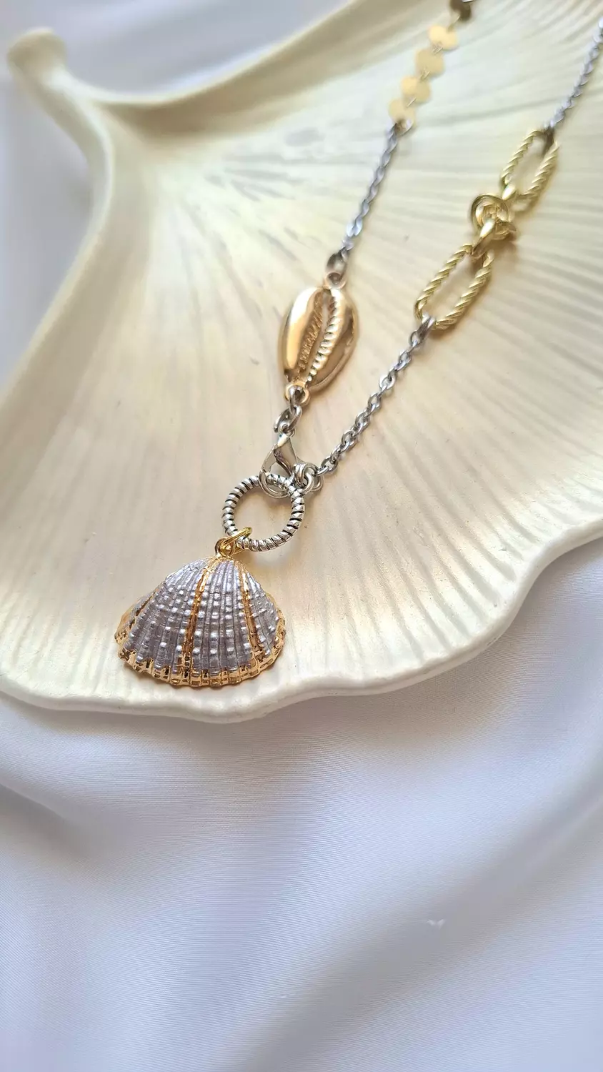 Gold & silver seashell  hover image
