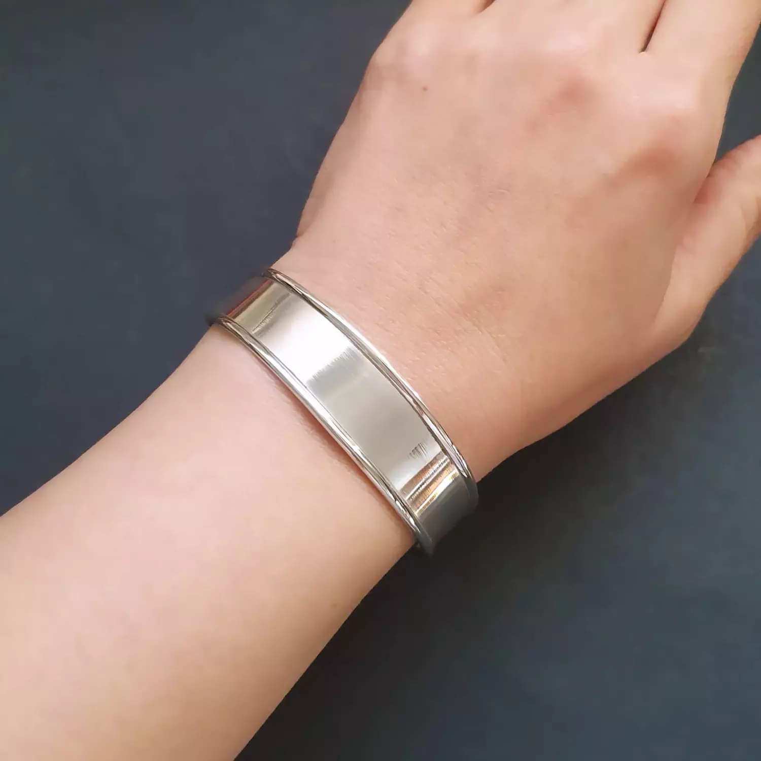 Plain bangle image