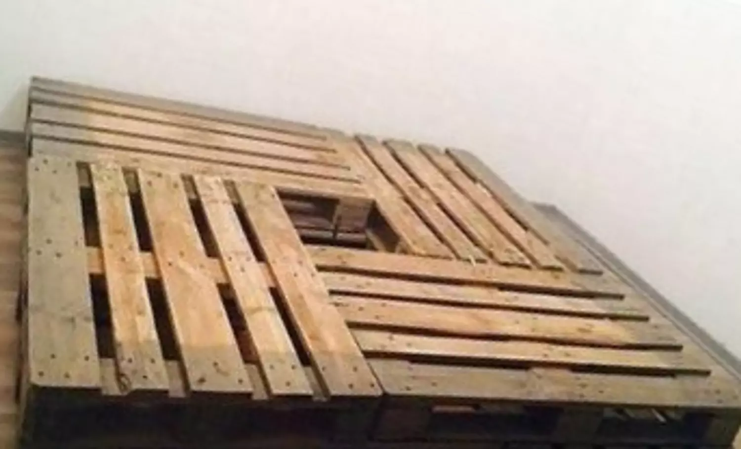 Pallet bed 200cm image