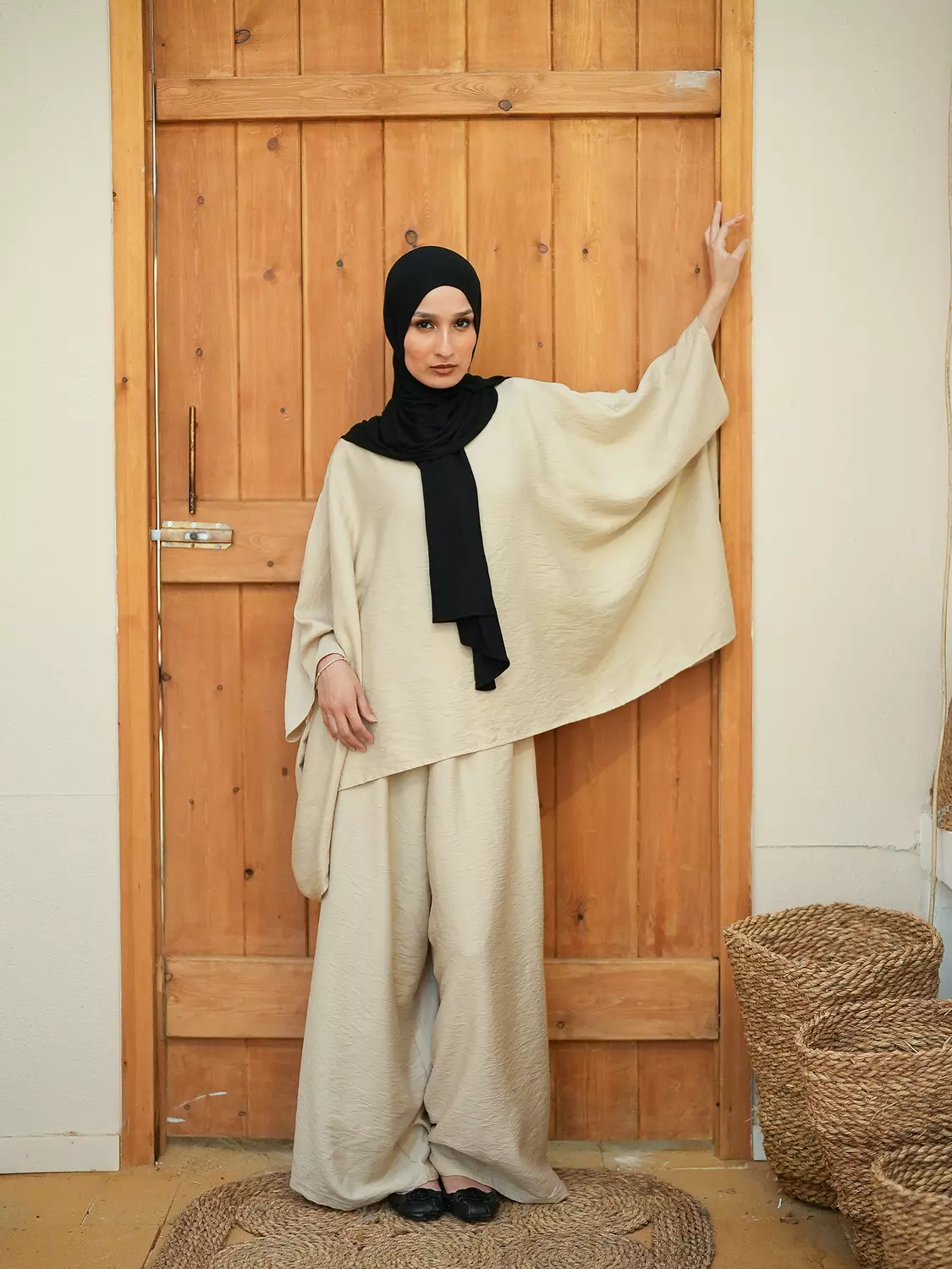 SANDY BEIGE WOMAN SET 2