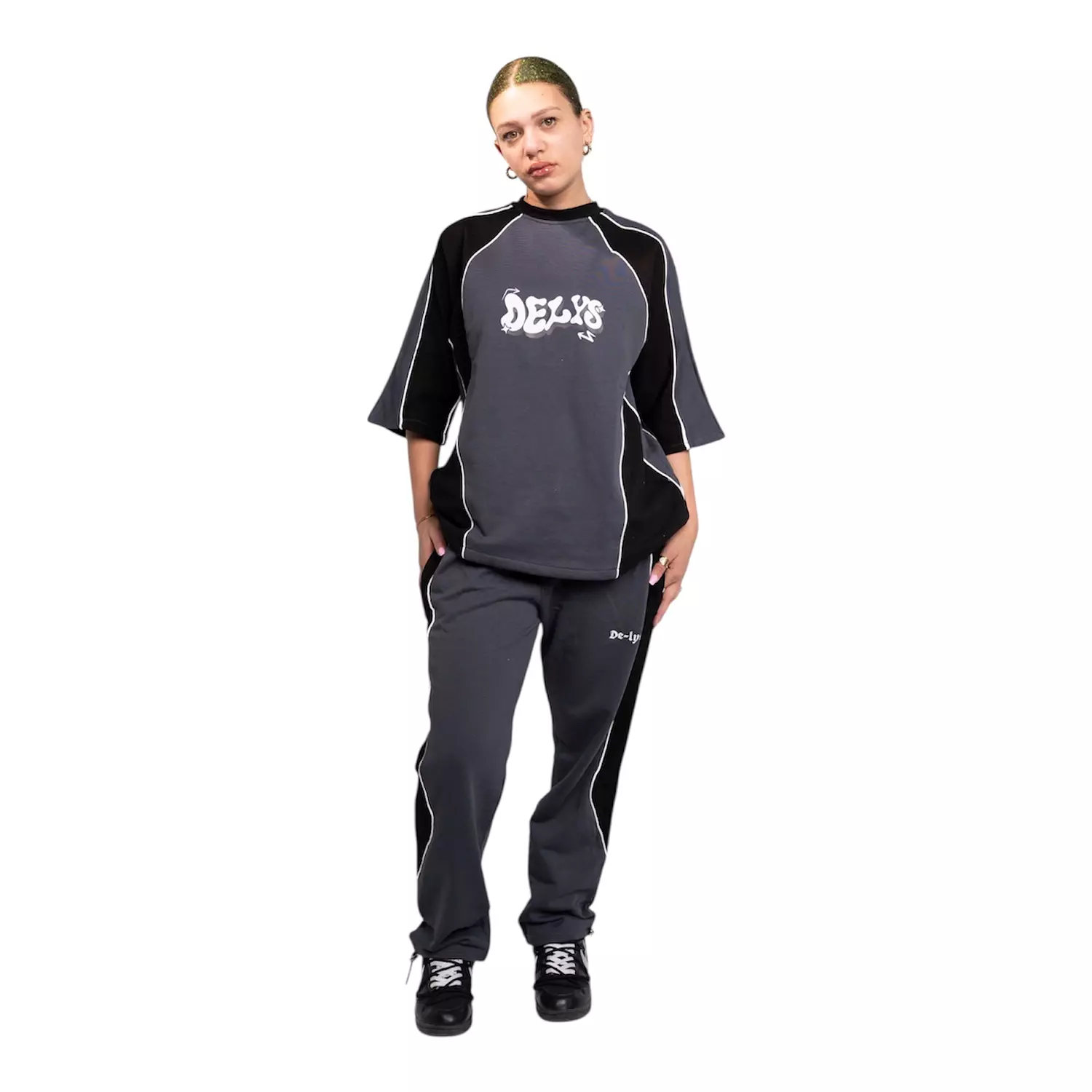 De-lys slices box fit suit Black & Grey with white stripe  image