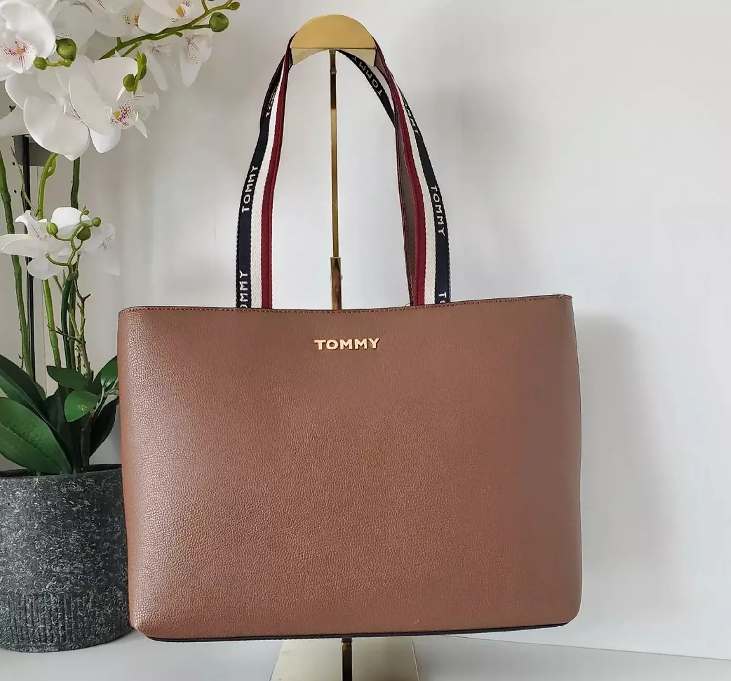 Tommy Hilfiger Classic Logo Tote Bag  image