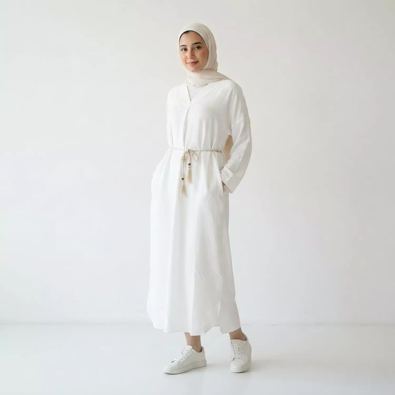 Elegant Tie-Waist Midi Dress 3
