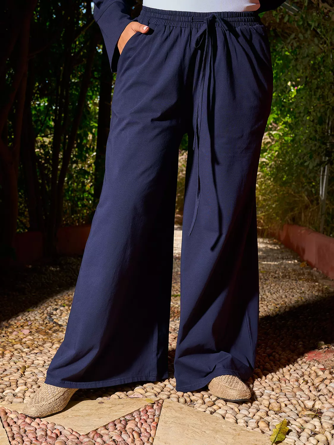 Worood Comfy Set with Pin - Navy Blue 11