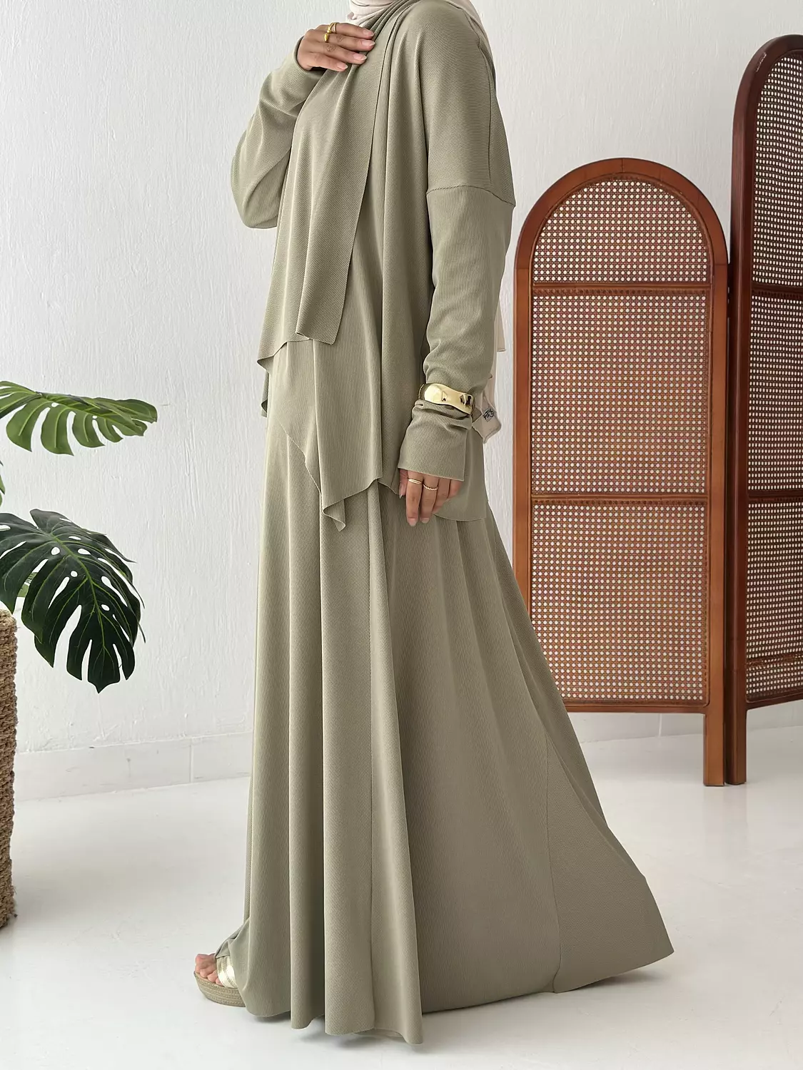 Elegance In Motion Skirt Set In Olive 4