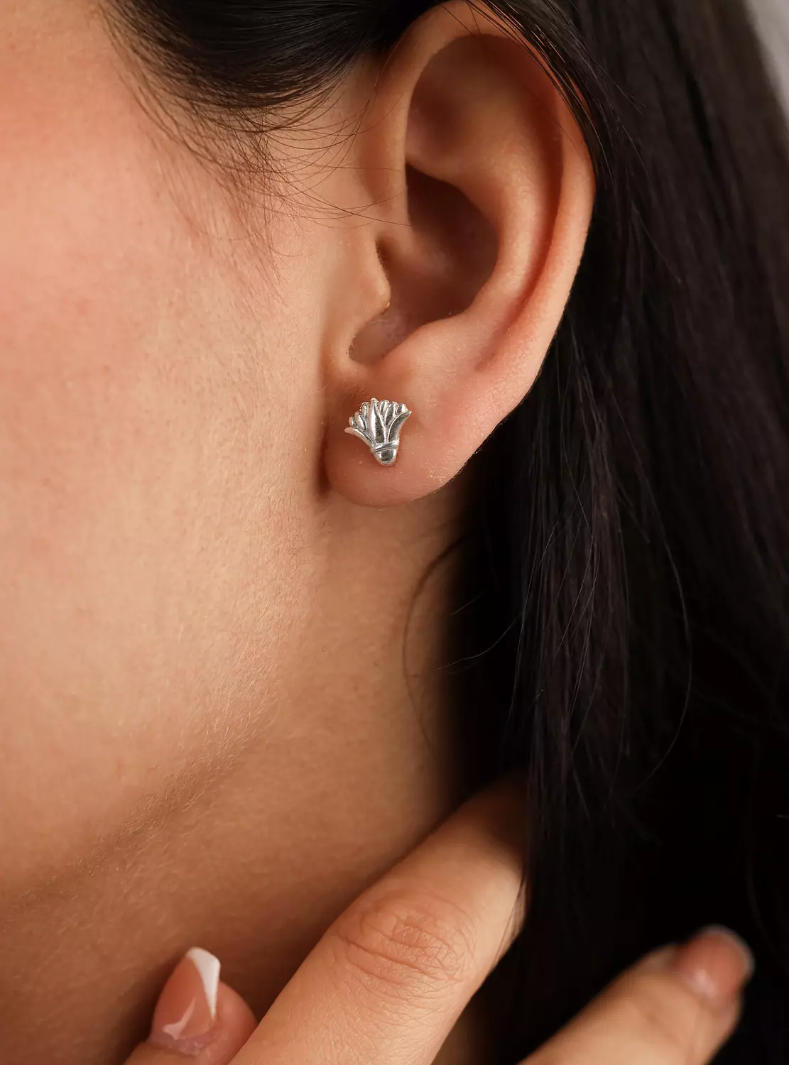 Nefertum minimal earring image