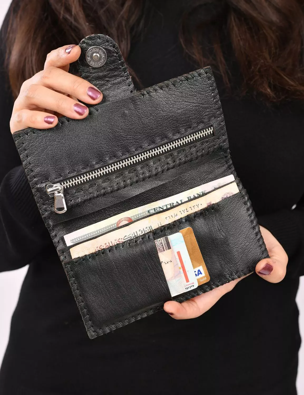 mamy wallet hover image