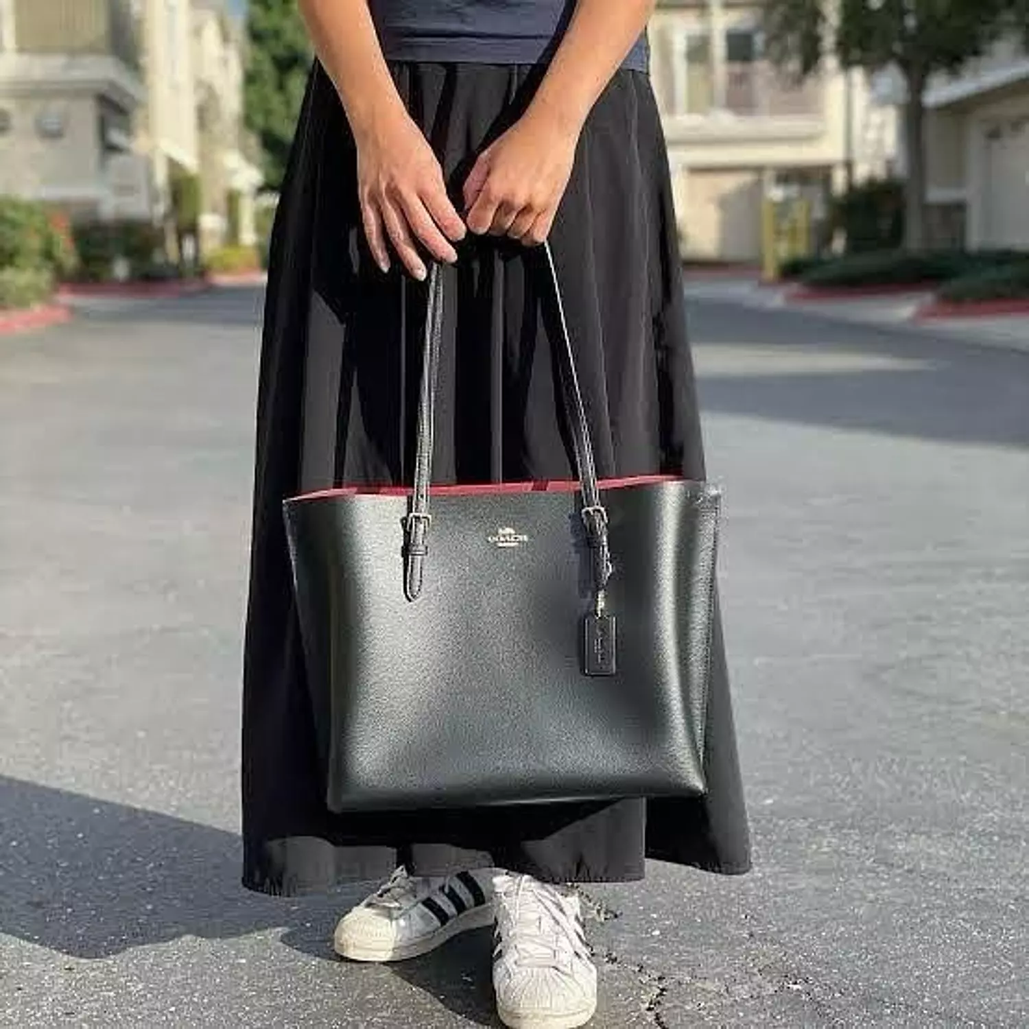 MOLLIE TOTE IN/BLACK TRUE RED COACH 6