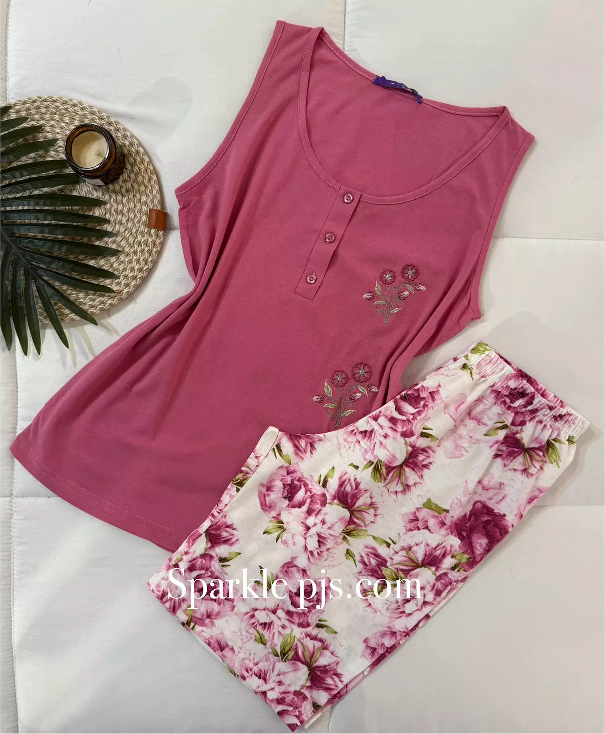 Pink floral short  image