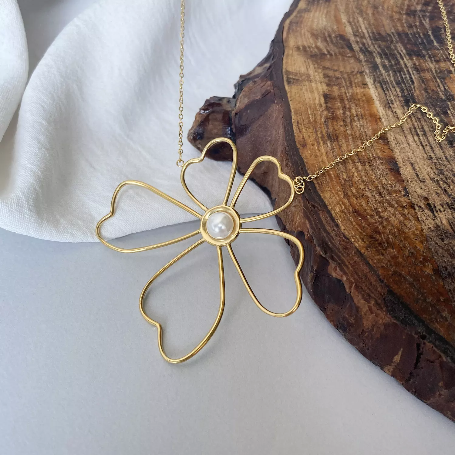 Hollow Flower Necklace image