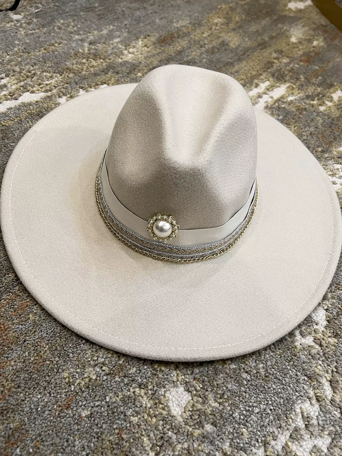Pearly Hat image