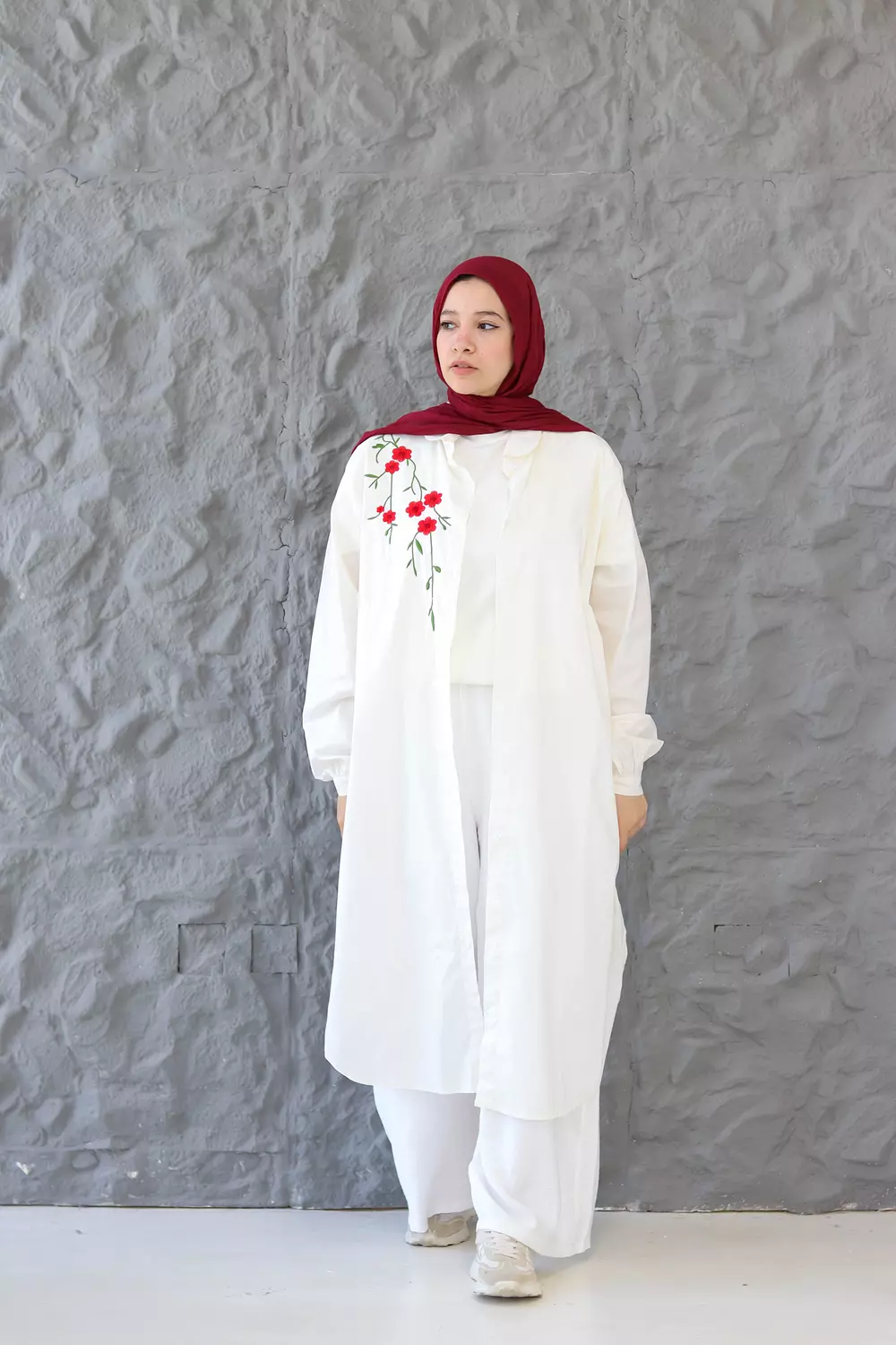 Flurry Embroidered Poplin Cotton Long Shirt in White