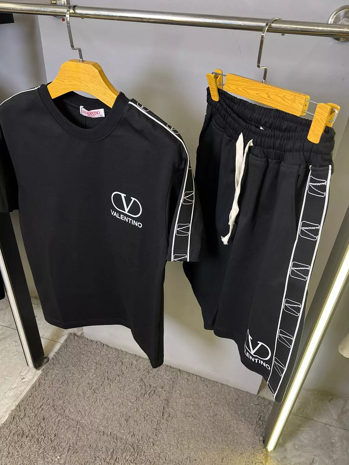 VALENTINO SUIT /462 hover image