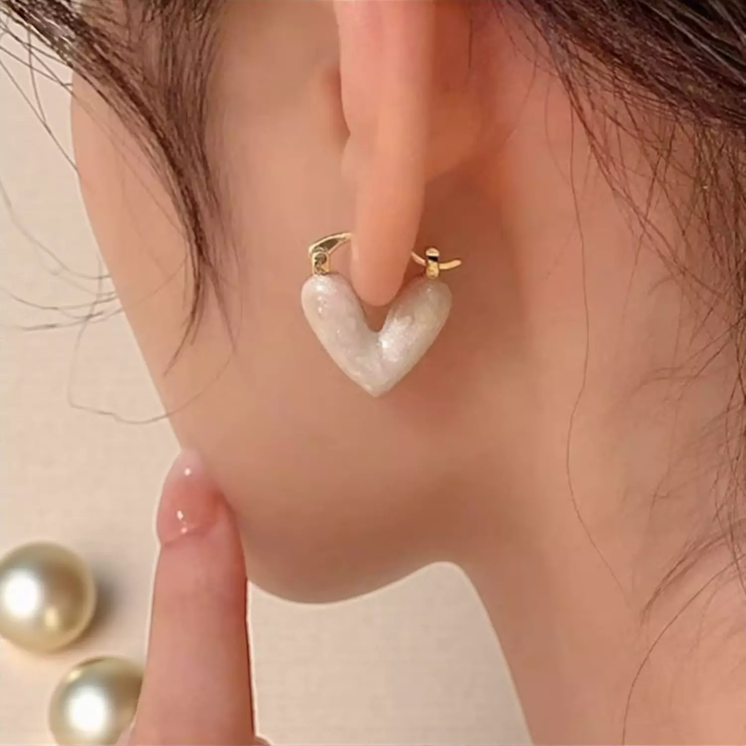 Luna Heart Pearl Earrings image