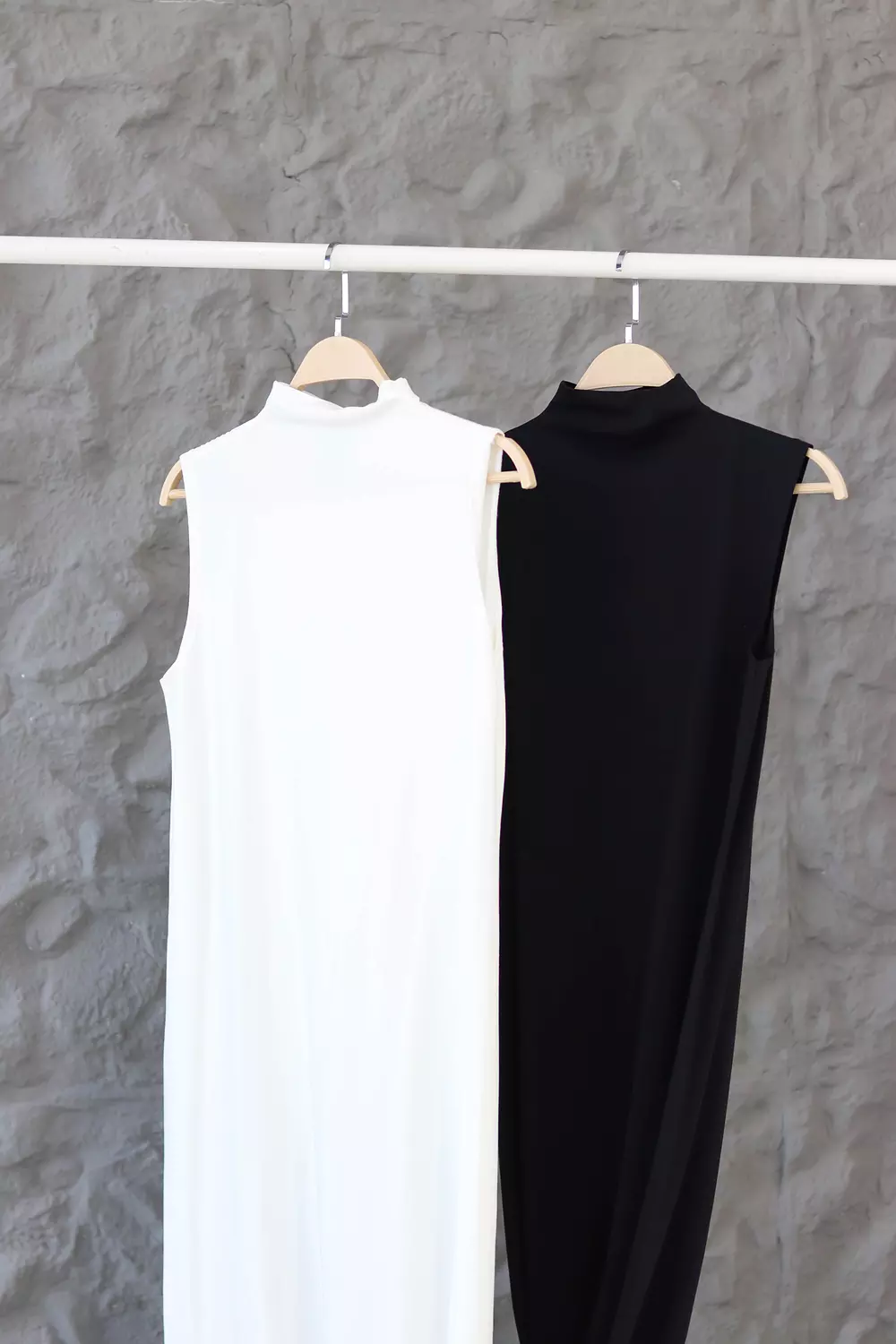 A-line White Sleeveless Basic Dress hover image