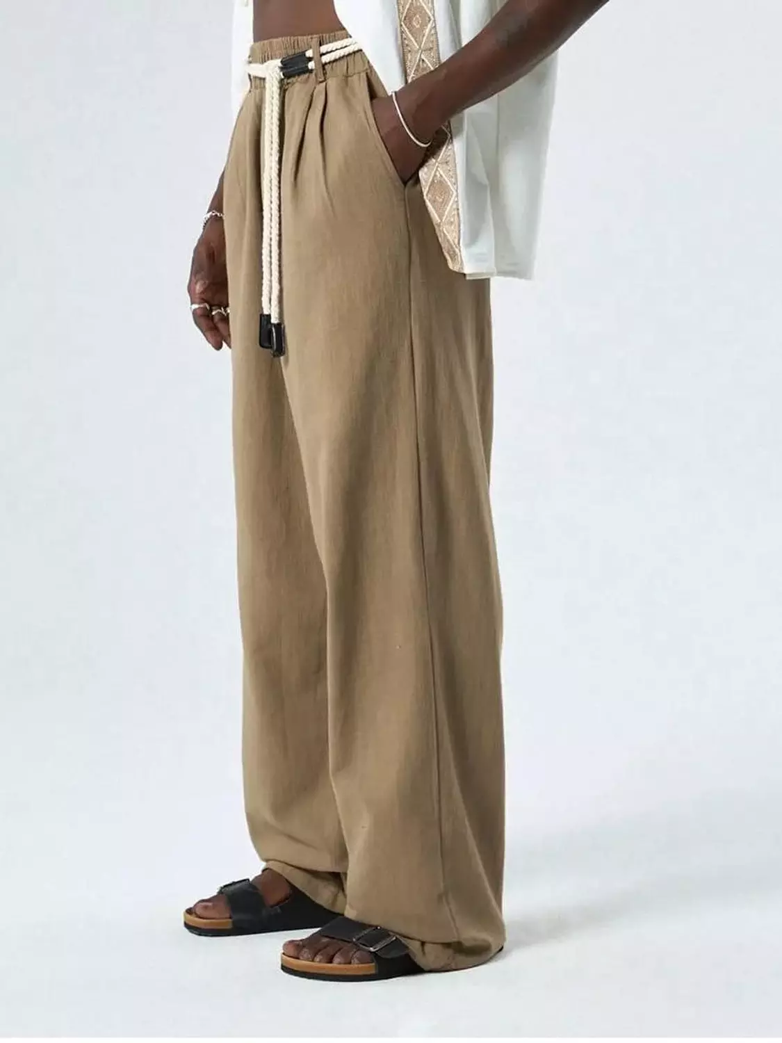 <h3><span style="color: #ffffff">Pants</span></h3>