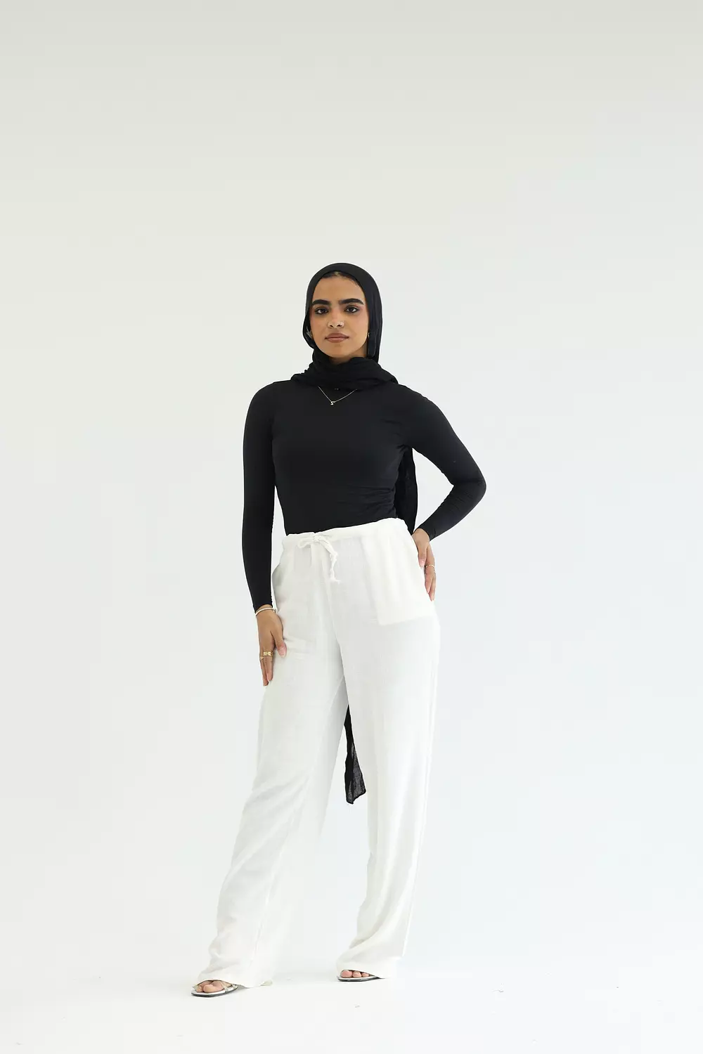 White linen trousers with waistband 3