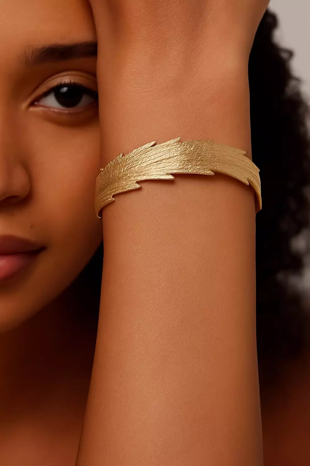 golden feather wrap bangle ✨ 2