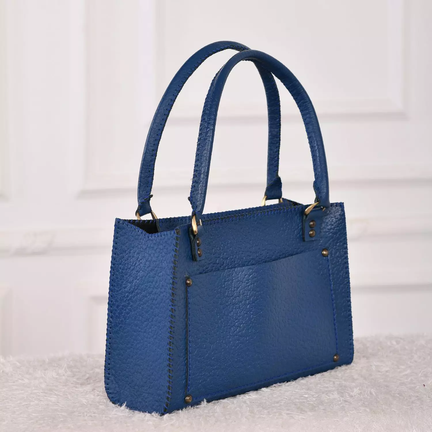 blue tote bag image