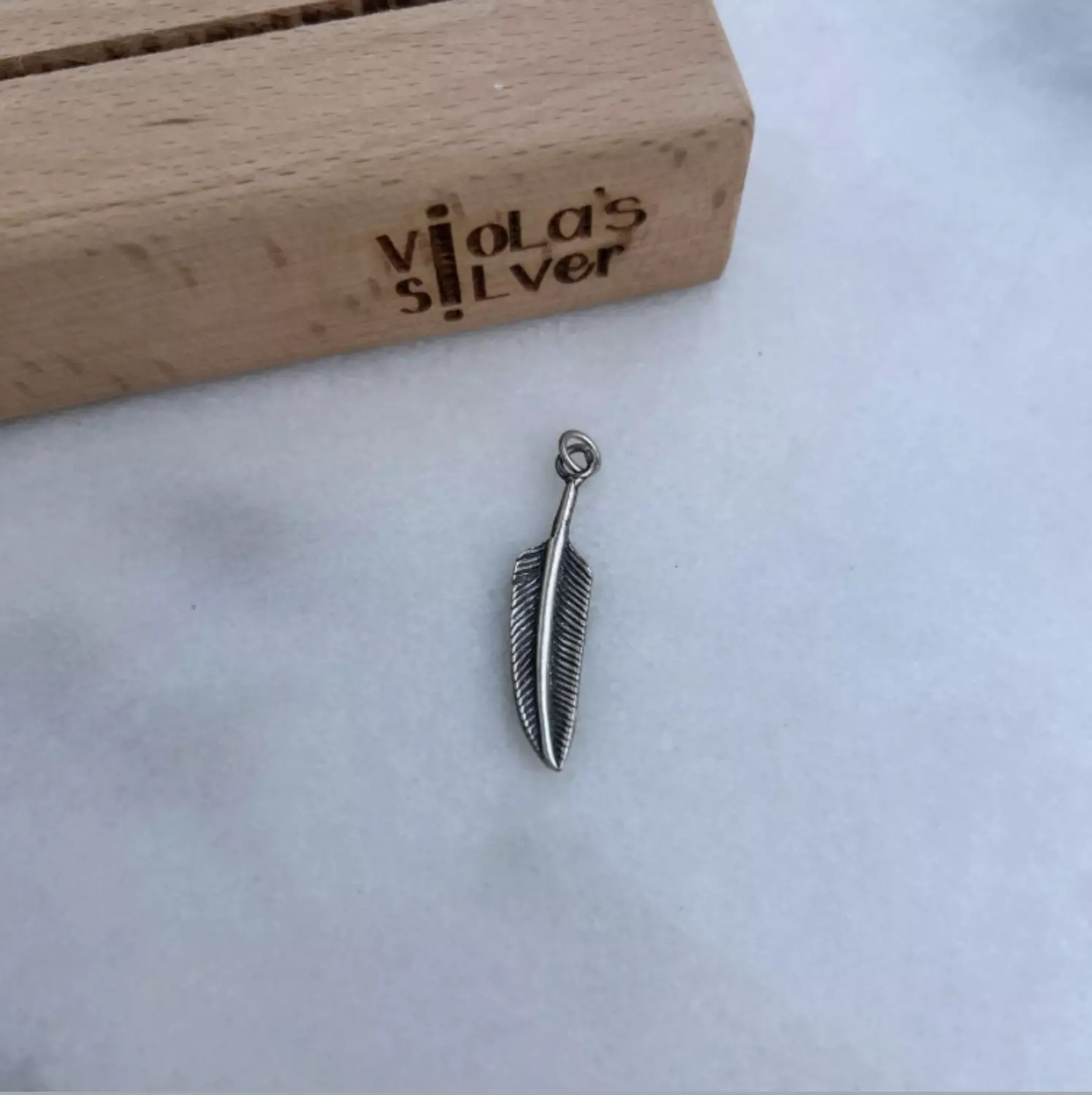 Feather pendant (unisex) image