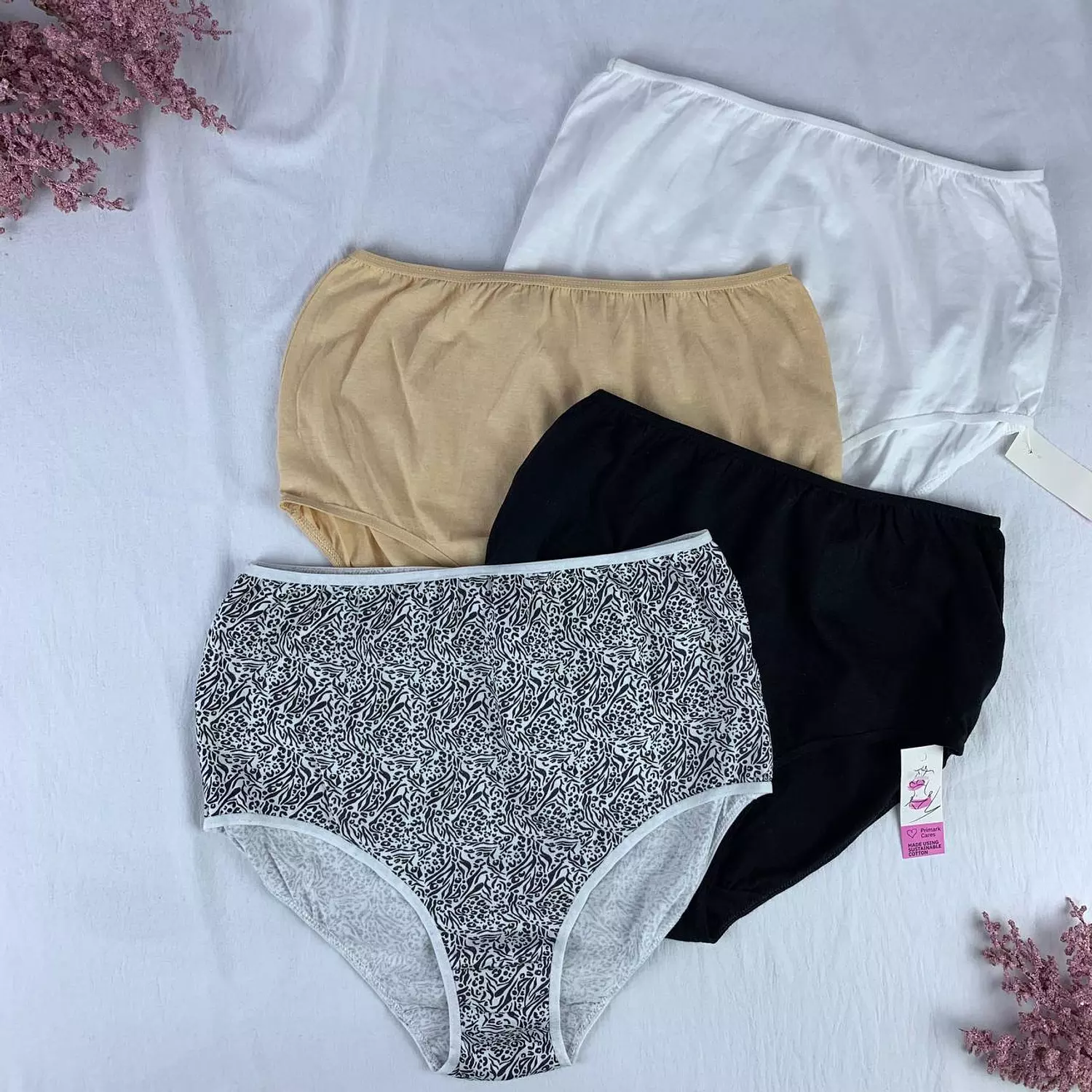 4  pieces cotton panty set from primark image