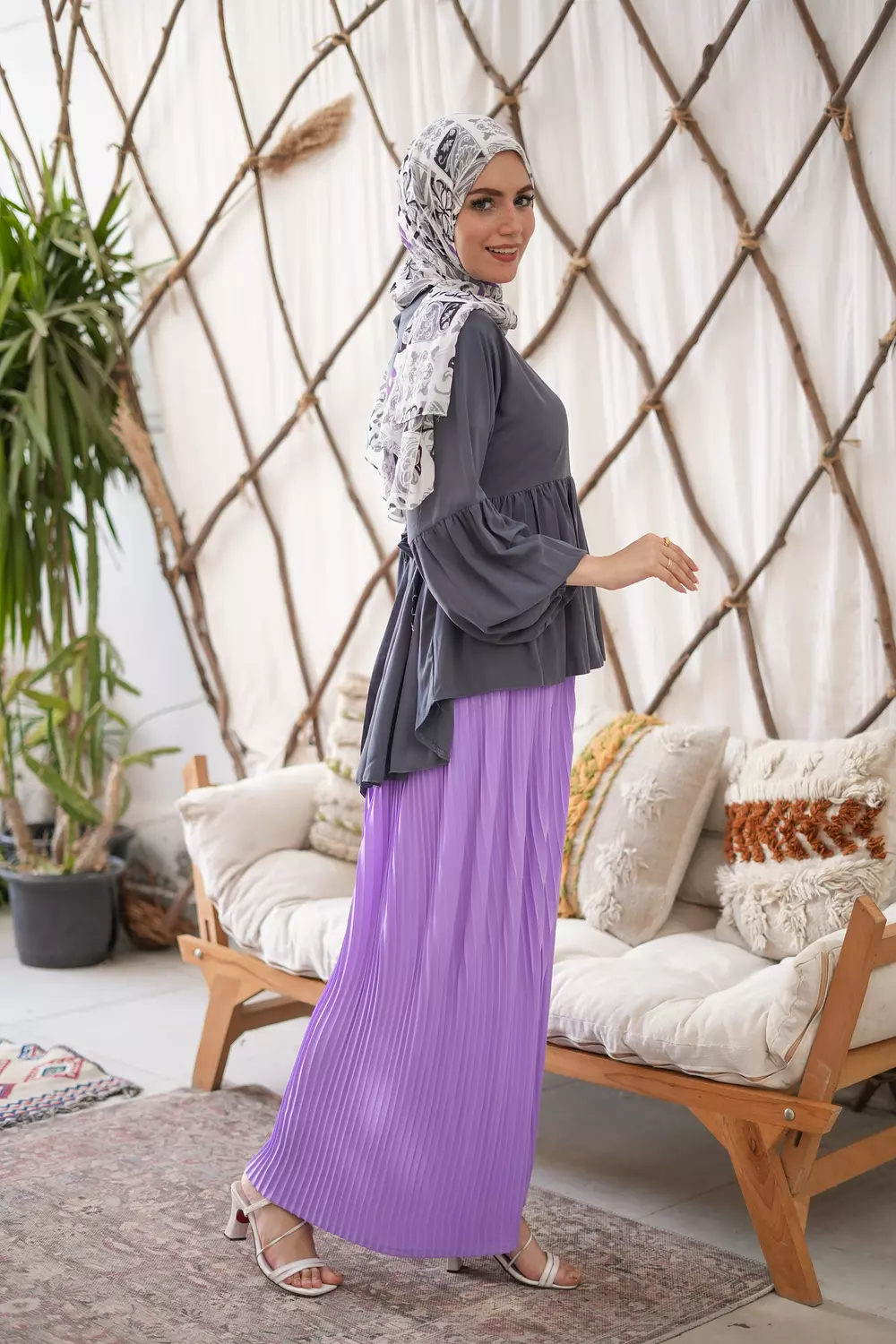 Pleated pants  2