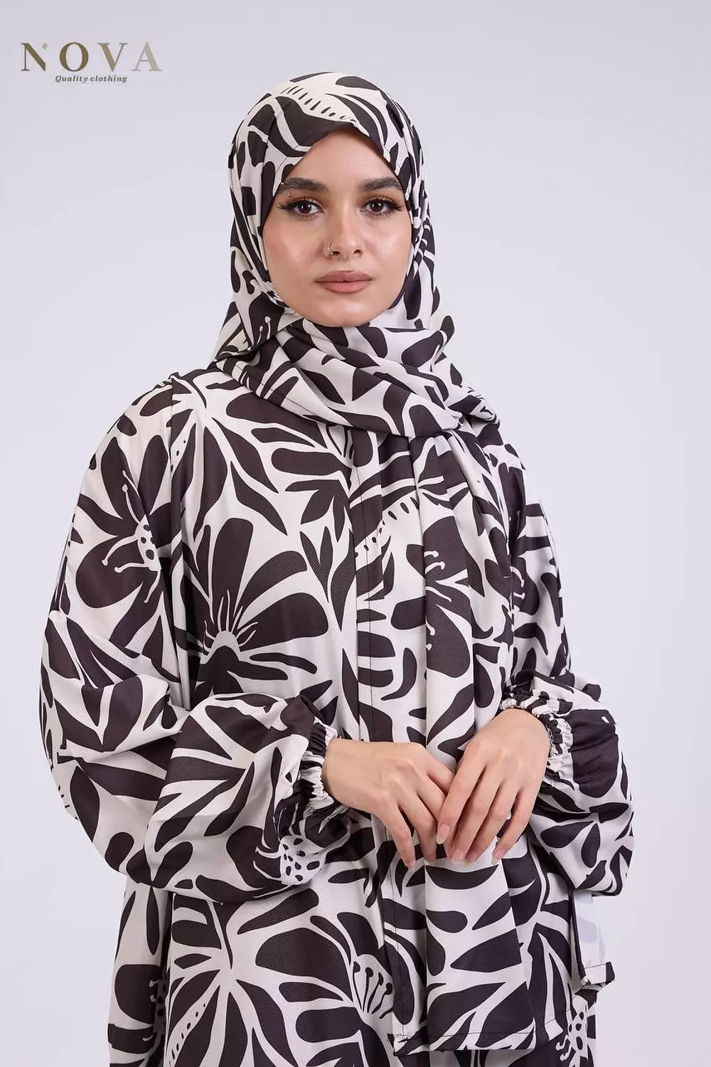 Large-scale floral soft 1