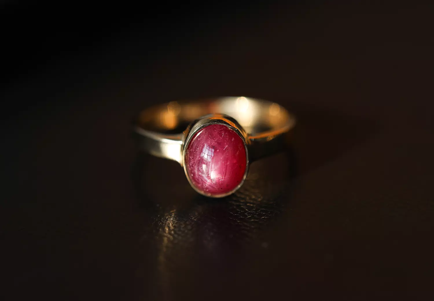 Star Ruby gold ring hover image