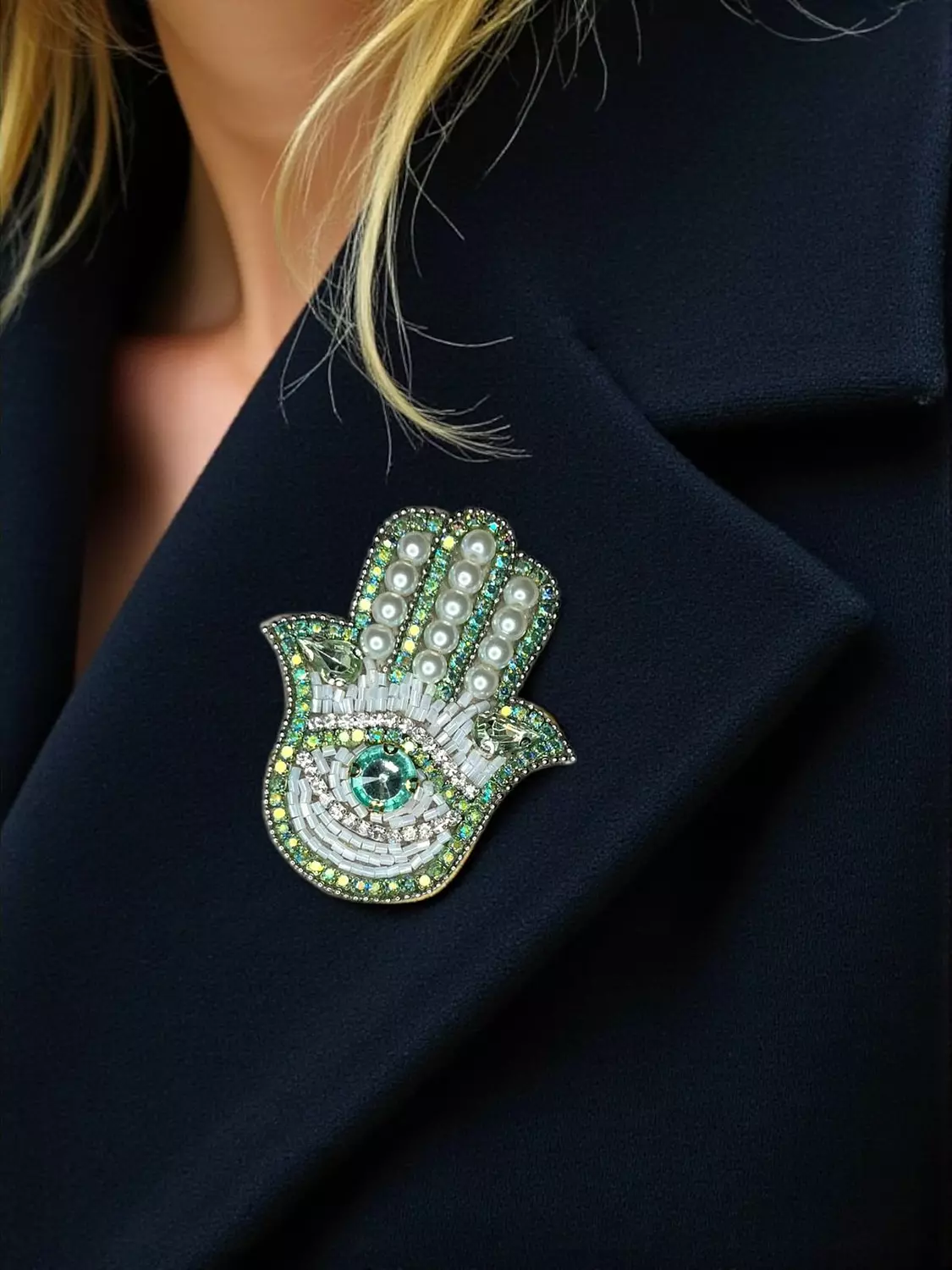 Mint Kaff magnetic brooch 1