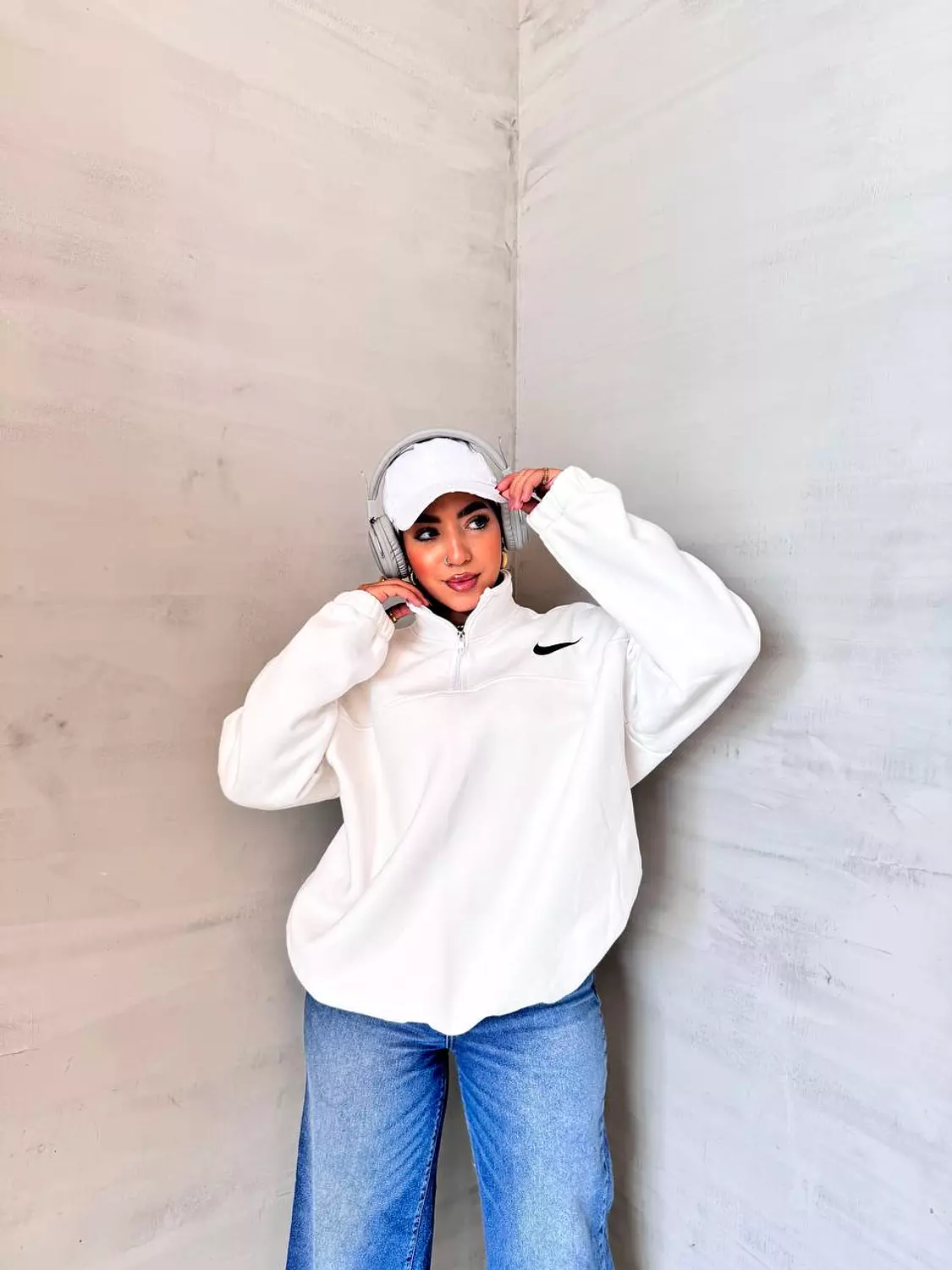 Nike sweater 1