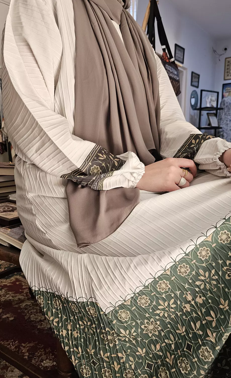 رجاء/فستان hover image