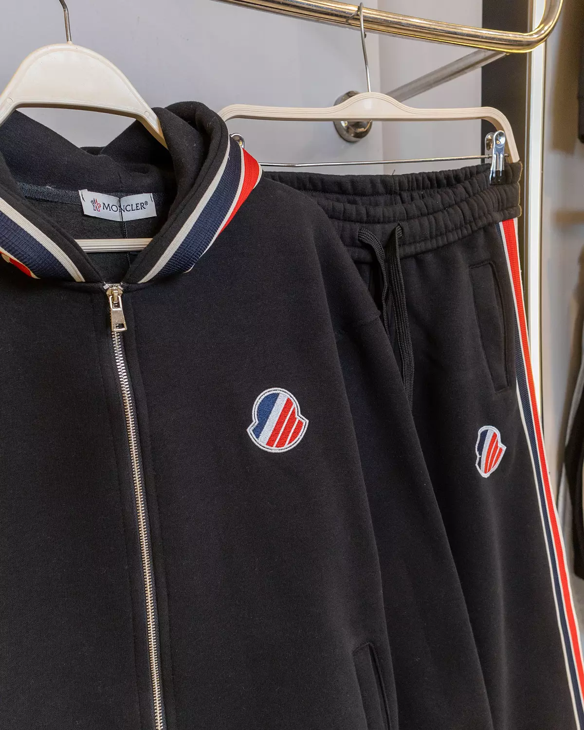 MONCLER SUIT / 1610 hover image