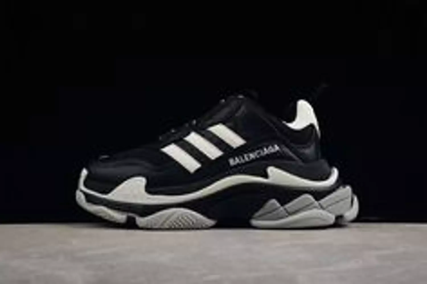  BALENCIAGA TRIPLE S SNEAKERS 1