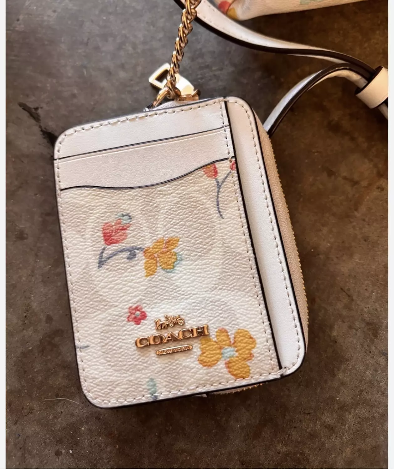 Zip Card Case With Spaced Wildflower Print 2