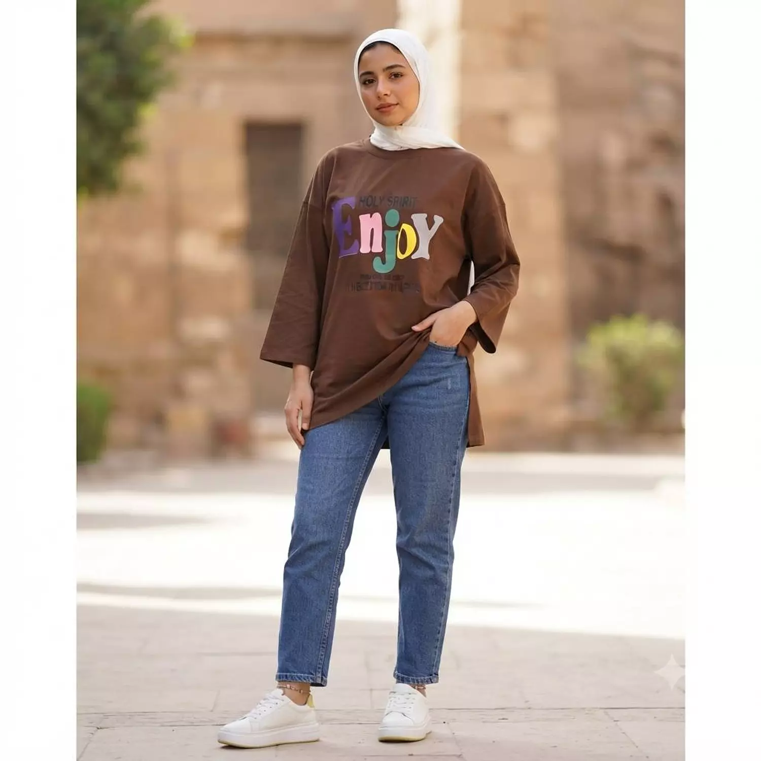 Cropped Graphic Sweatshirt 2