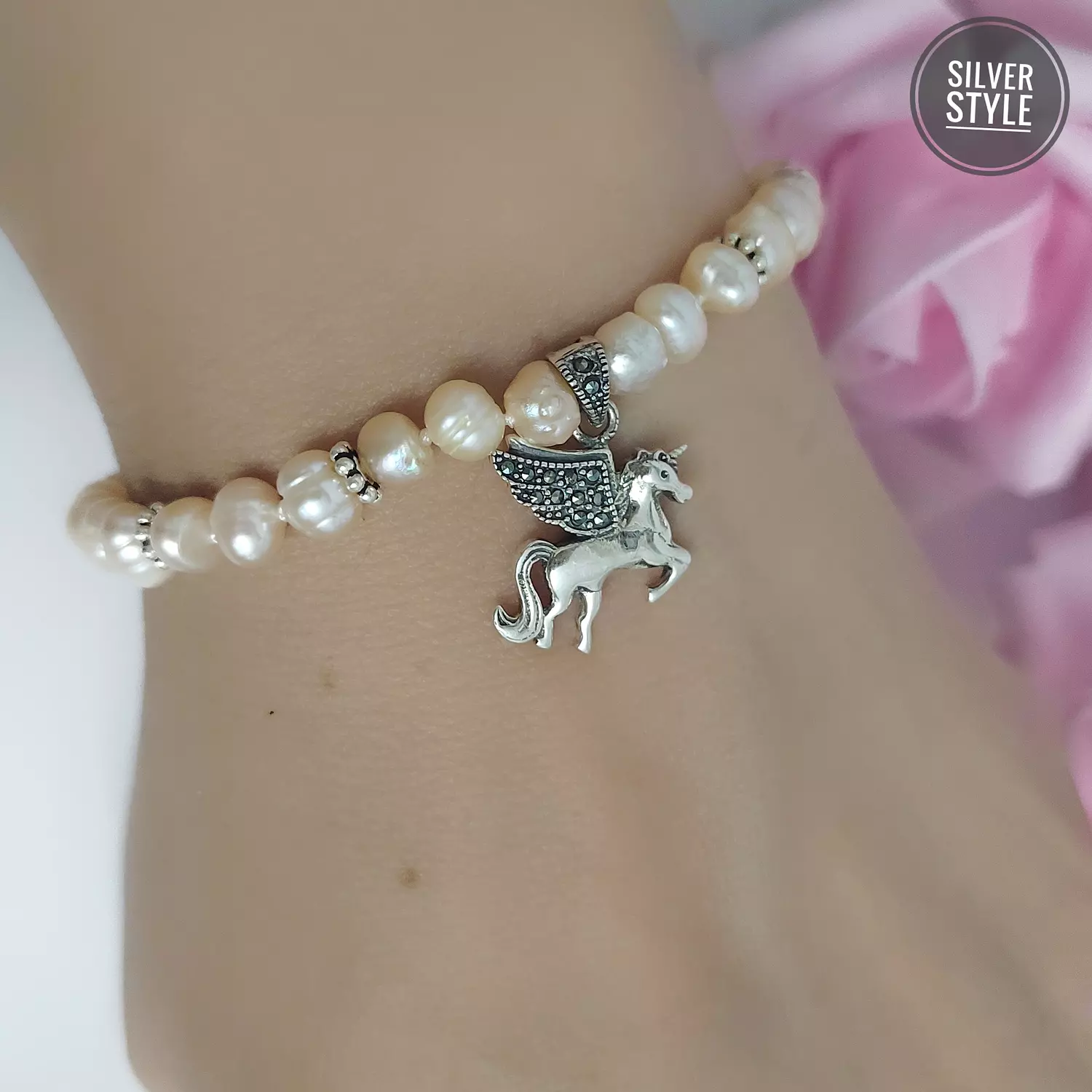 Stunning Pearls bracelet  image