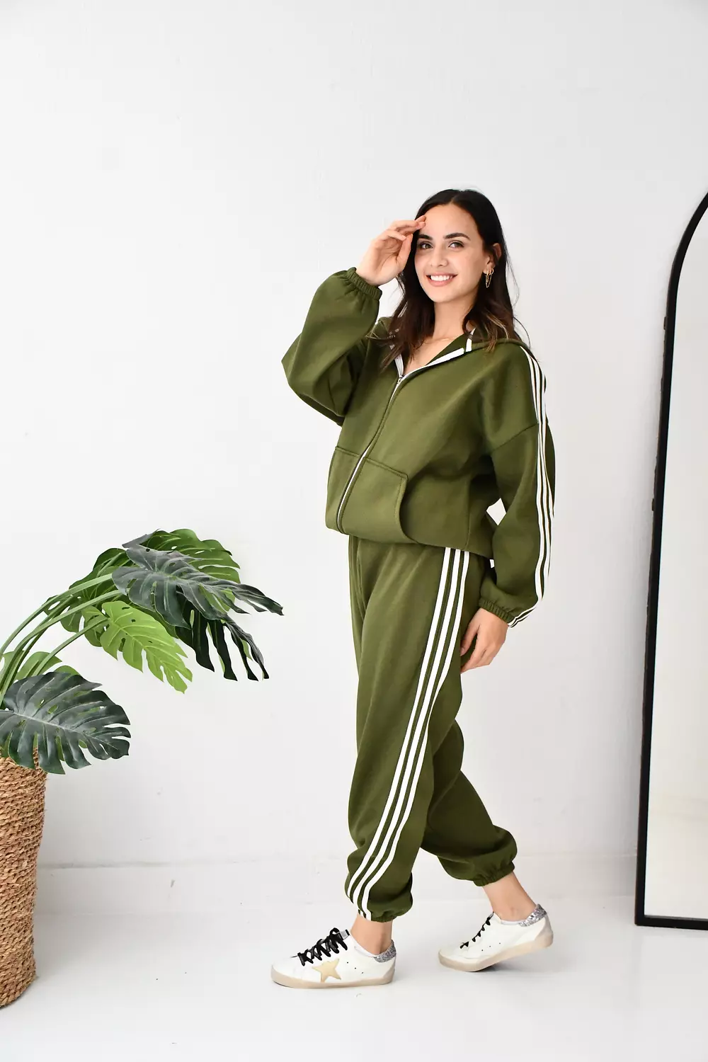 Olive tracking suit  3