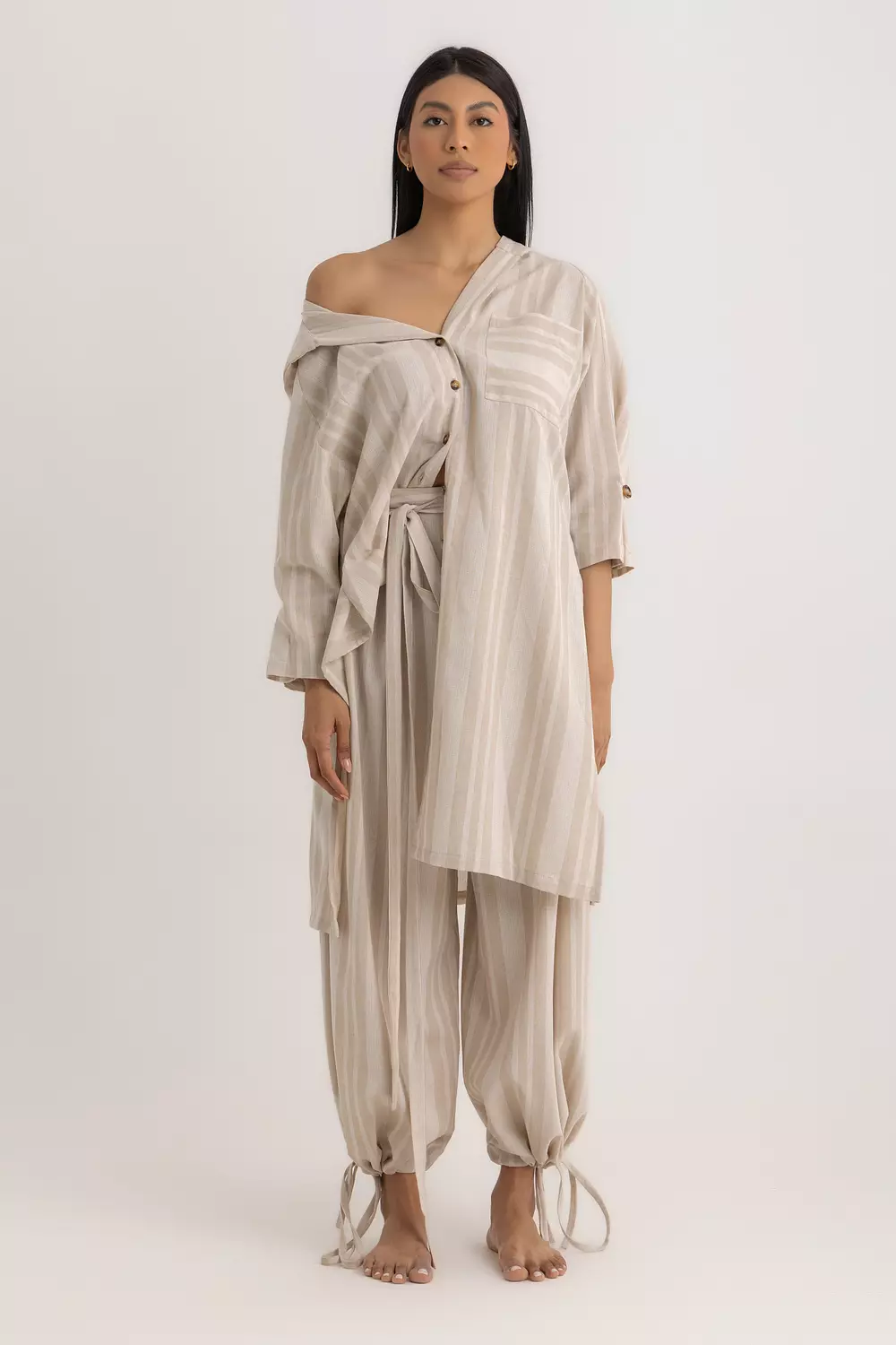 The Hadia Shirt Beige Striped image