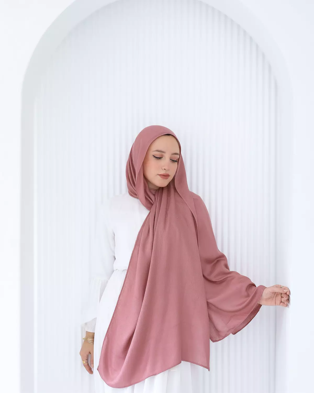 Dusty Pink Elegance hover image