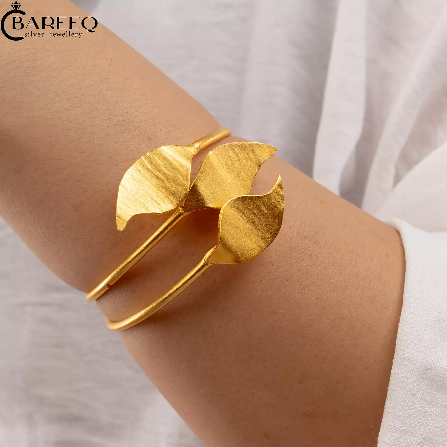 A leaf bracelet image