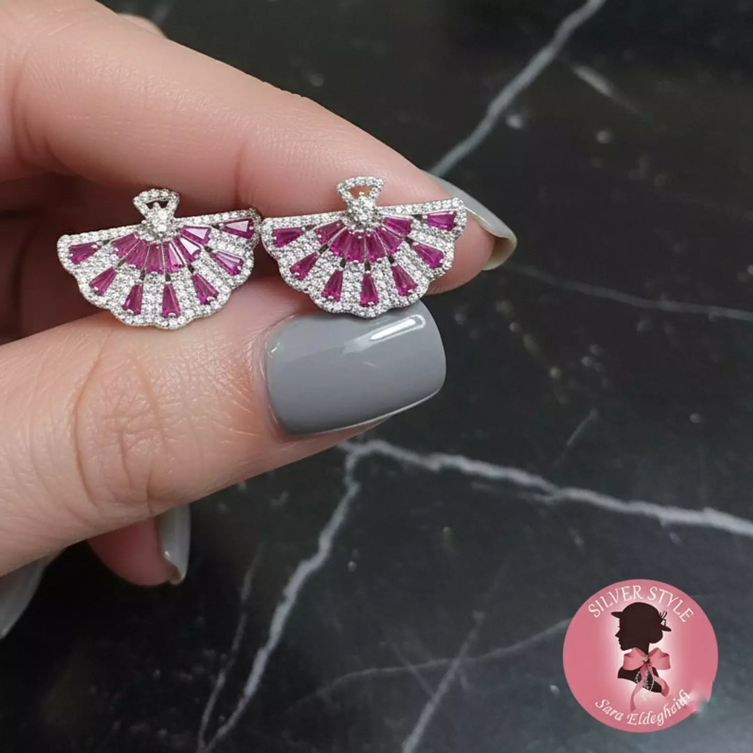 Fan Earrings image
