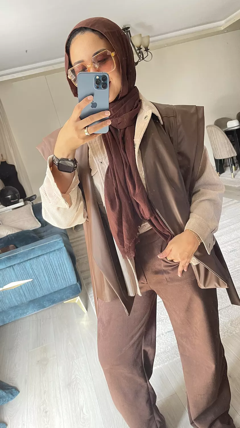 Bold Leather Vest - brown image