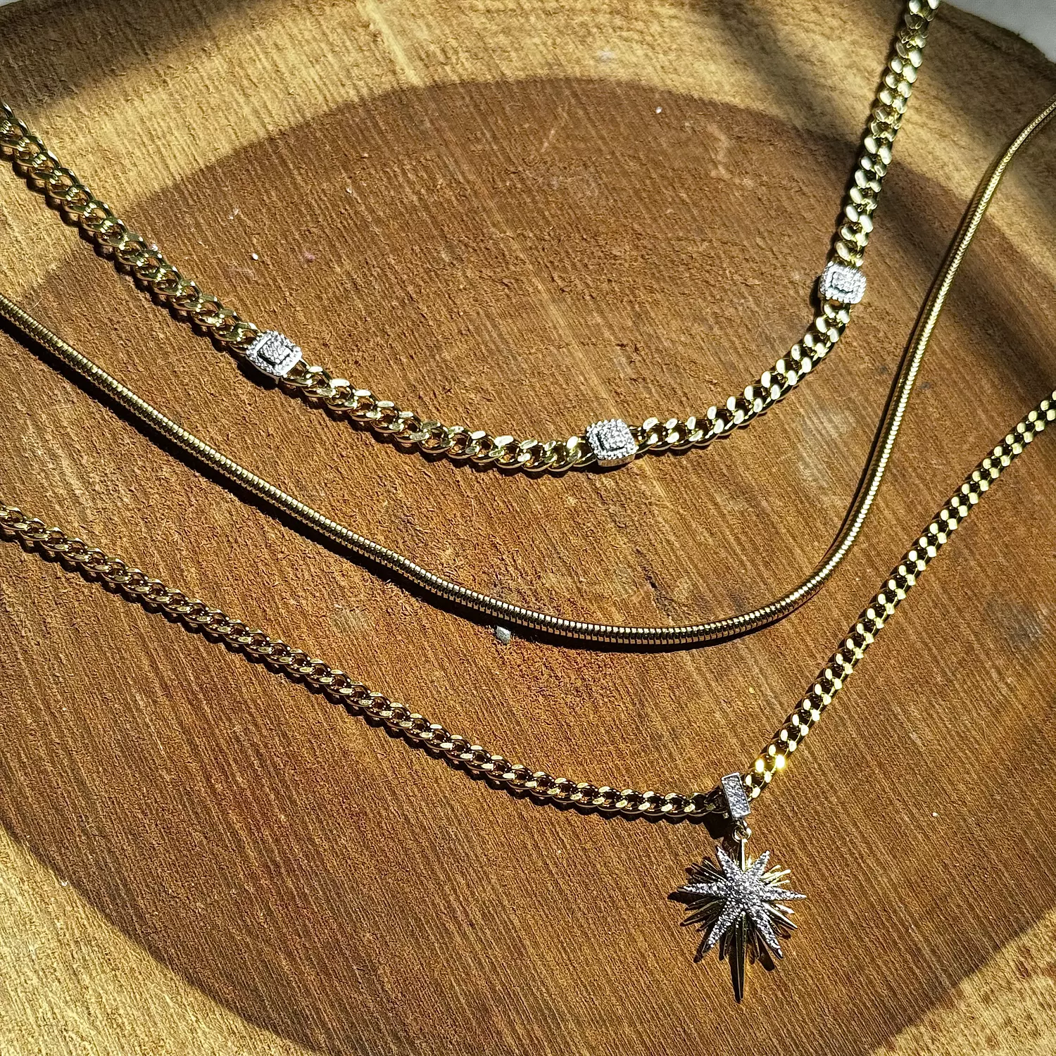 3 Zircon squares gold chain necklace 2
