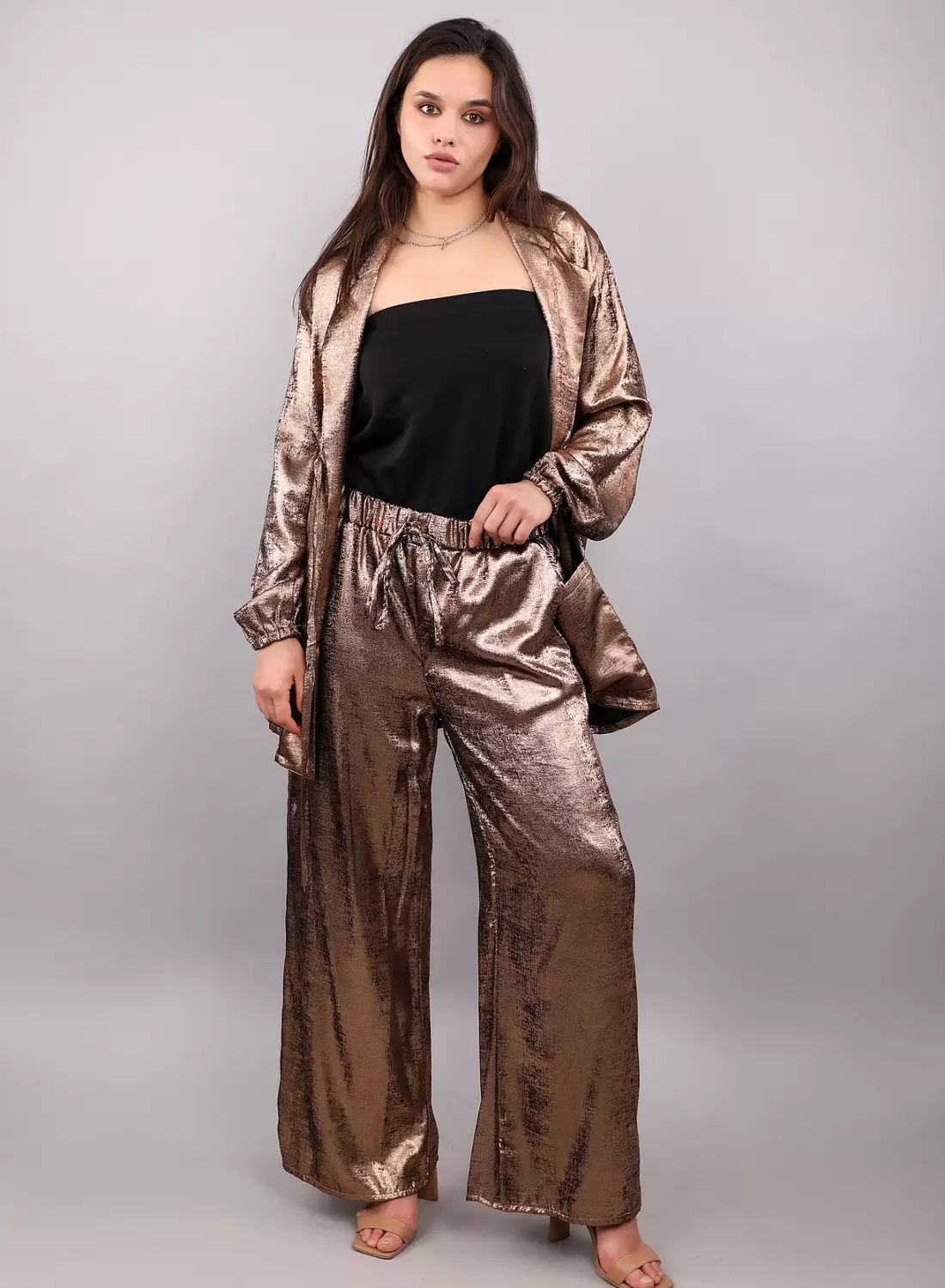 Metalic Suit. 2