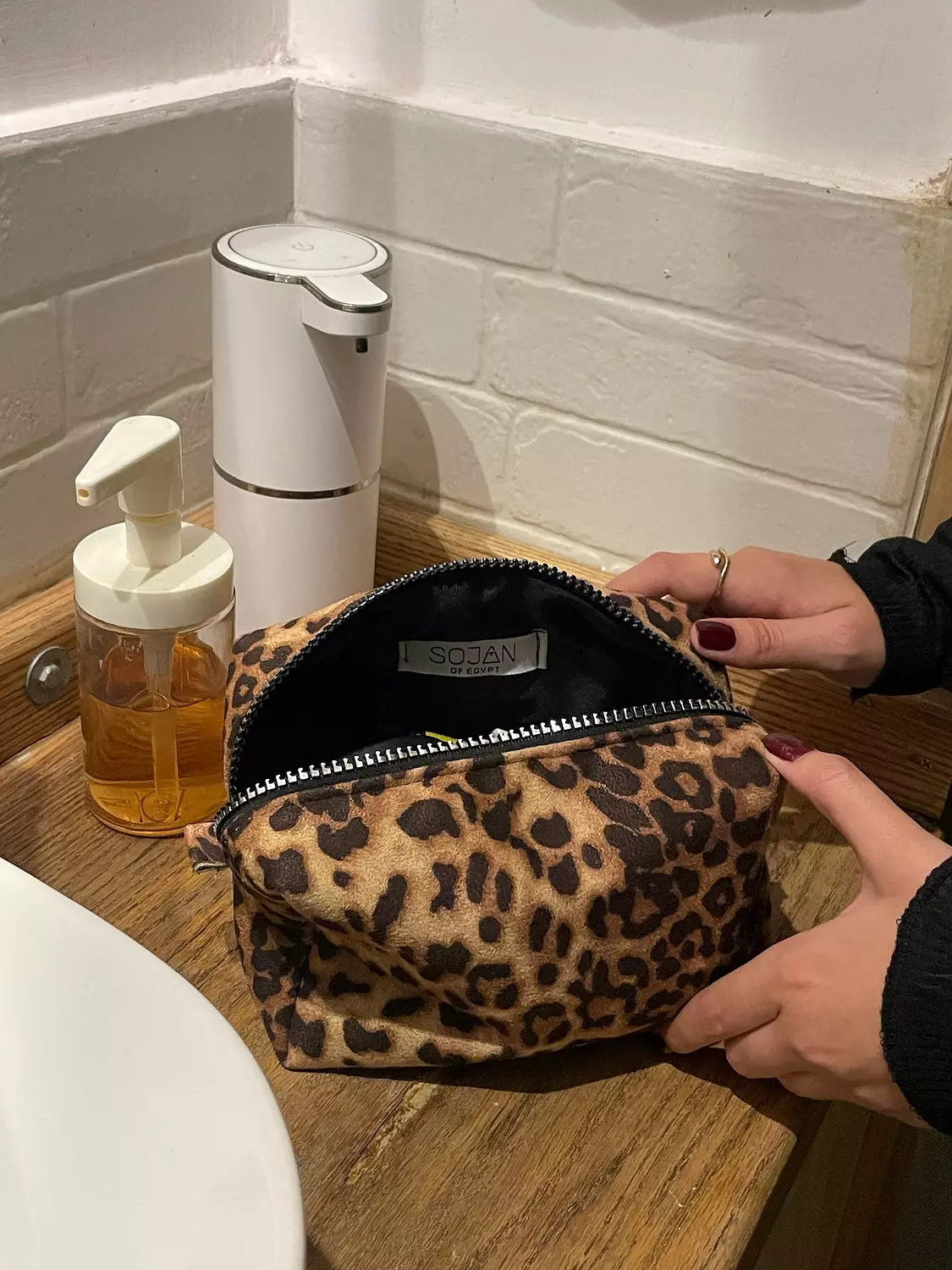 Leopard makeup bag 1