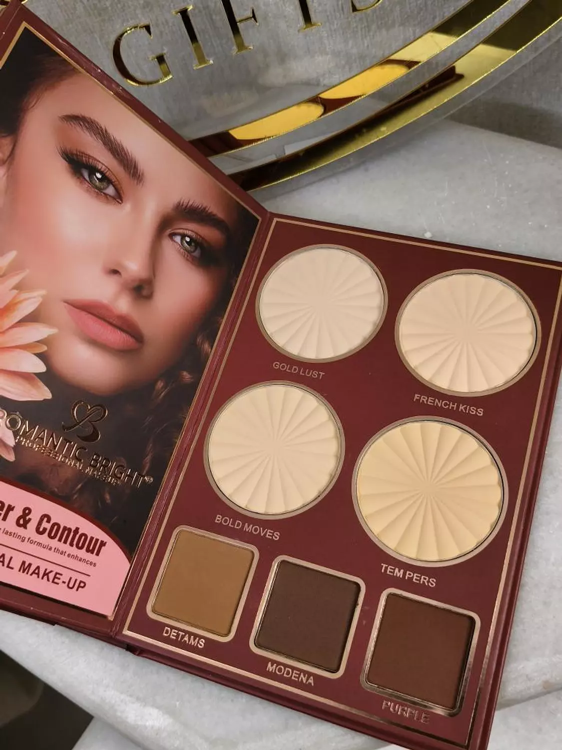 Romantic Bright makeup book  4