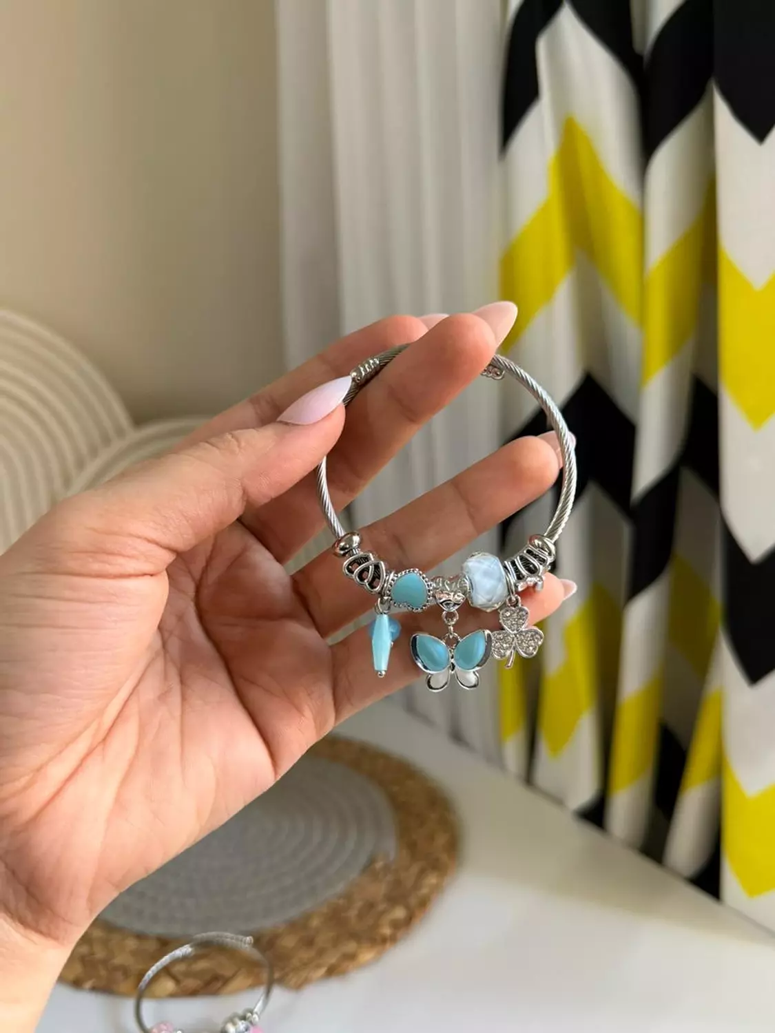 Pandora sharmes bareclet  2